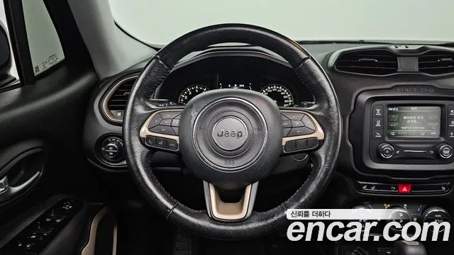 Jeep Renegade 2017 — фото 12