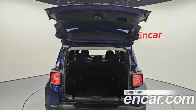 Jeep Renegade 2017 — фото 20
