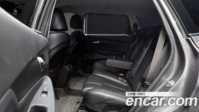 Hyundai Santafe 2021 — фото 12