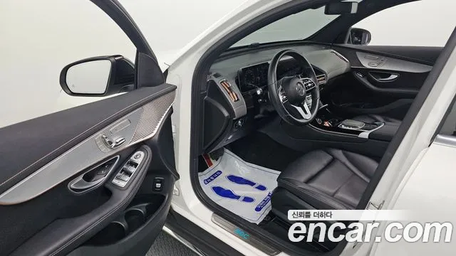 Mercedes-Benz EQC 2020 — фото 10