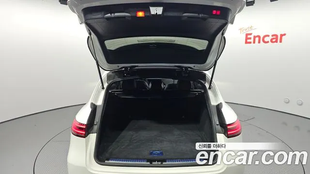 Mercedes-Benz EQC 2020 — фото 20