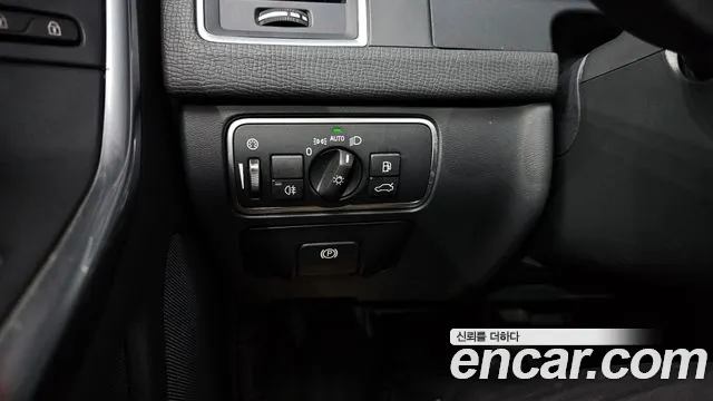 Volvo XC60 2017 — фото 18