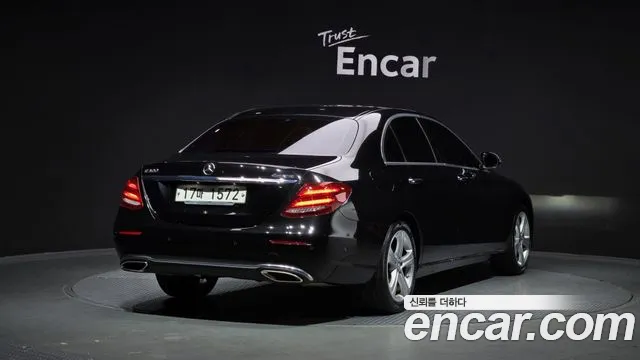 Mercedes-Benz E-Class 2017 — фото 2