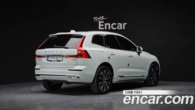 Volvo XC60 2023 — фото 2