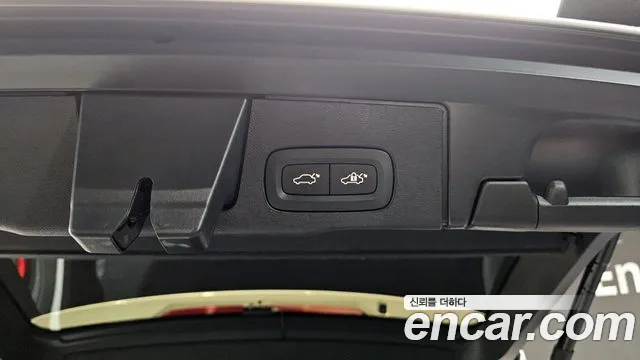 Volvo XC60 2023 — фото 20