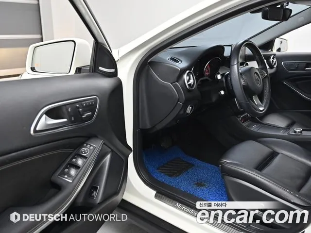 Mercedes-Benz GLA-Class 2017 — фото 11