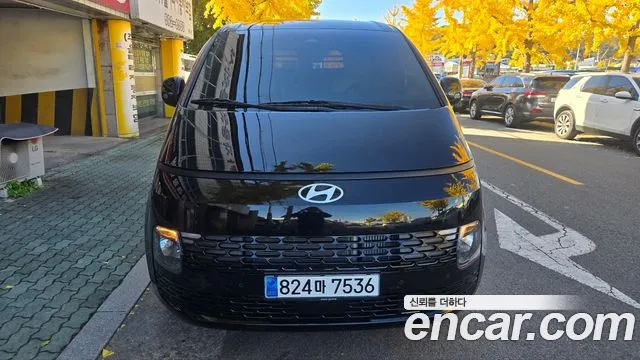 Hyundai Staria 2025 — фото 3