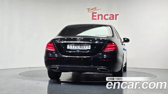 Mercedes-Benz E-Class 2020 — фото 4