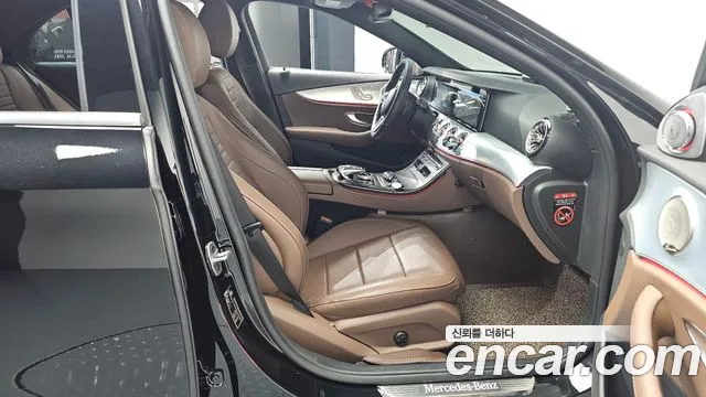 Mercedes-Benz E-Class 2020 — фото 11