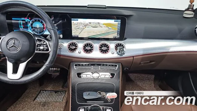 Mercedes-Benz E-Class 2020 — фото 14