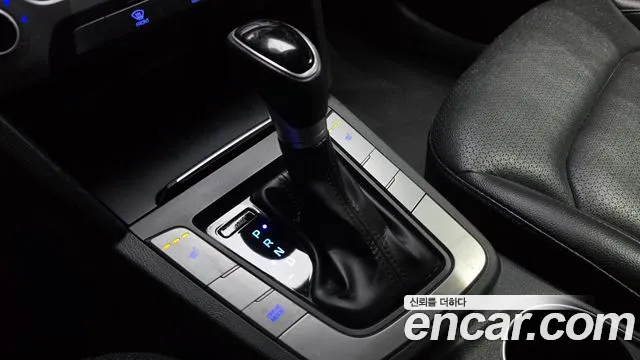 Hyundai AVANTE 2017 — фото 9