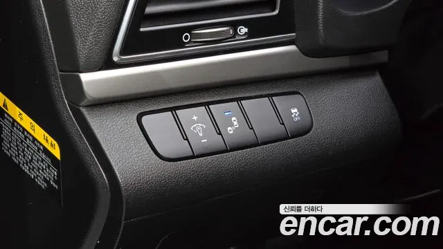 Hyundai AVANTE 2017 — фото 14