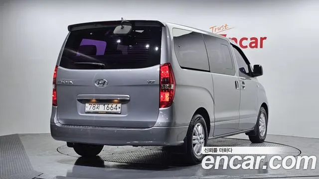 Hyundai Starex 2017 — фото 2