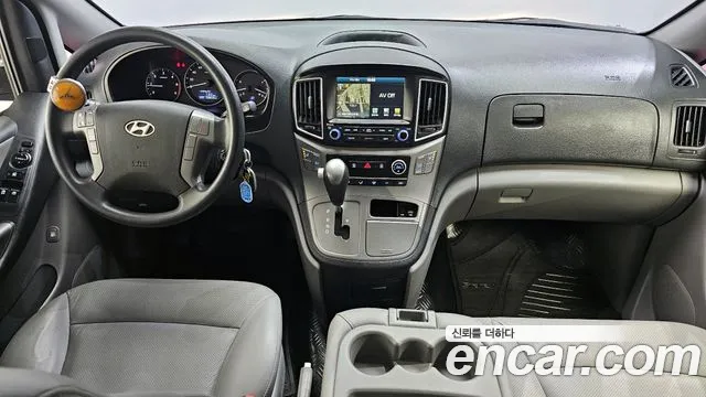 Hyundai Starex 2017 — фото 7