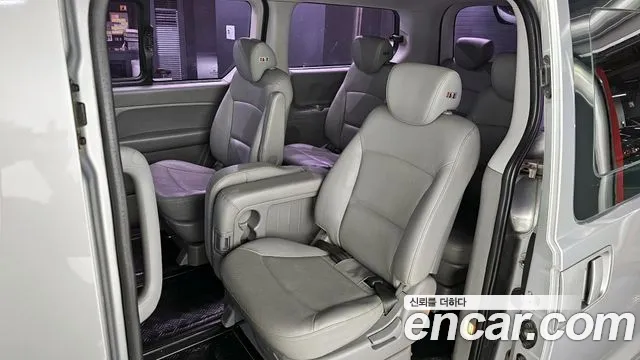 Hyundai Starex 2017 — фото 12