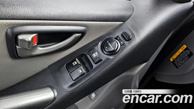 Hyundai Starex 2017 — фото 17