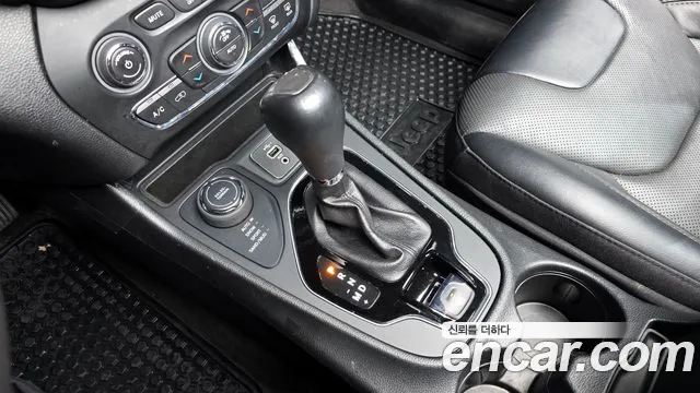 Jeep Cherokee 2022 — фото 12