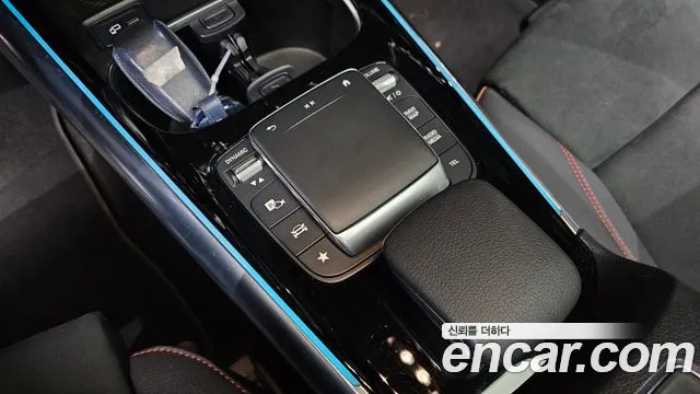 Mercedes-Benz GLA-Class 2023 — фото 17