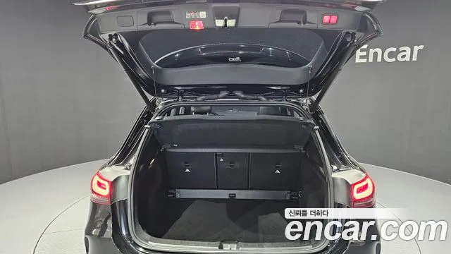 Mercedes-Benz GLA-Class 2023 — фото 20