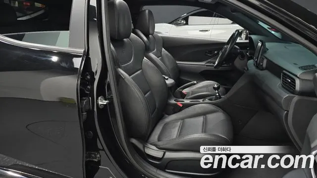 Hyundai Veloster 2019 — фото 10