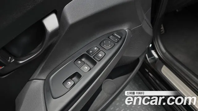 Hyundai Veloster 2019 — фото 17