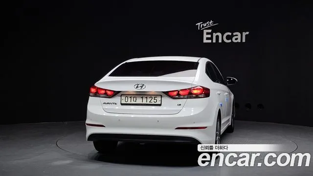 Hyundai AVANTE 2018 — фото 4