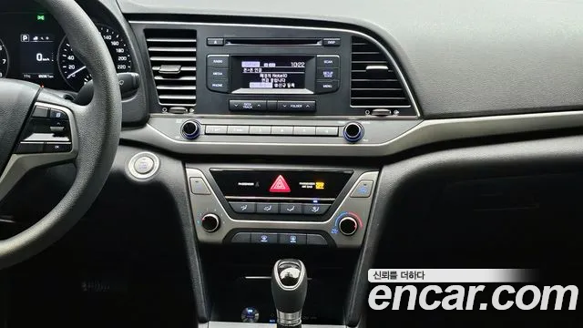 Hyundai AVANTE 2018 — фото 20