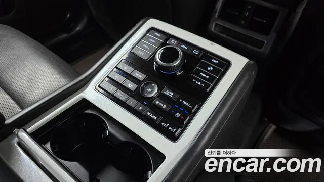 Hyundai Equus 2014 — фото 18