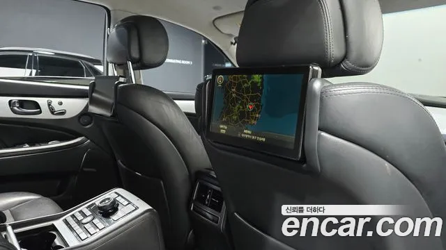 Hyundai Equus 2014 — фото 19