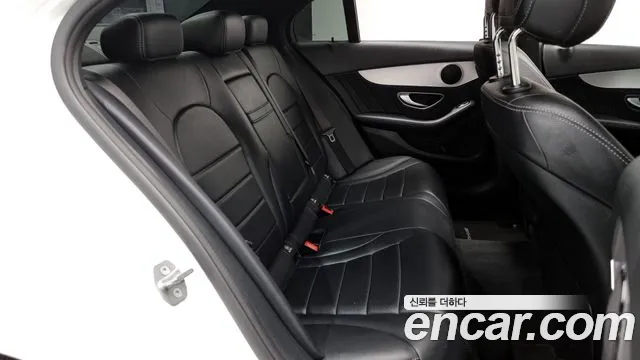 Mercedes-Benz C-Class 2018 — фото 12