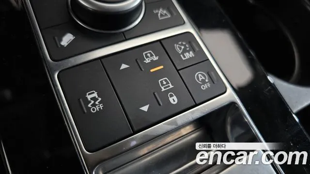 Land Rover Discovery 2018 — фото 17