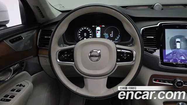 Volvo XC90 2017 — фото 13