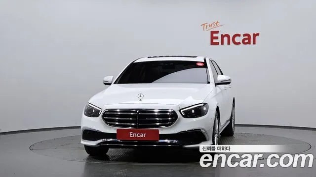 Mercedes-Benz E-Class 2022 — фото 3