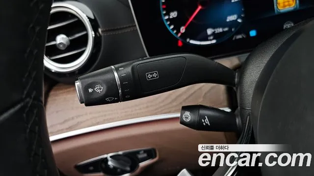 Mercedes-Benz E-Class 2022 — фото 19