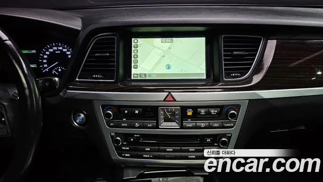 Genesis G80 2017 — фото 15