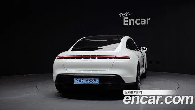 Porsche Taycan 2021 — фото 4
