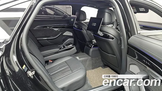 Audi A8 2021 — фото 12