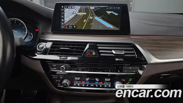 BMW 5-Series 2018 — фото 16