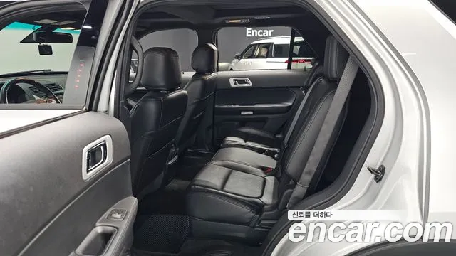 Ford Explorer 2015 — фото 12