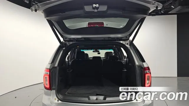Ford Explorer 2015 — фото 20