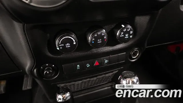 Jeep Wrangler 2017 — фото 16