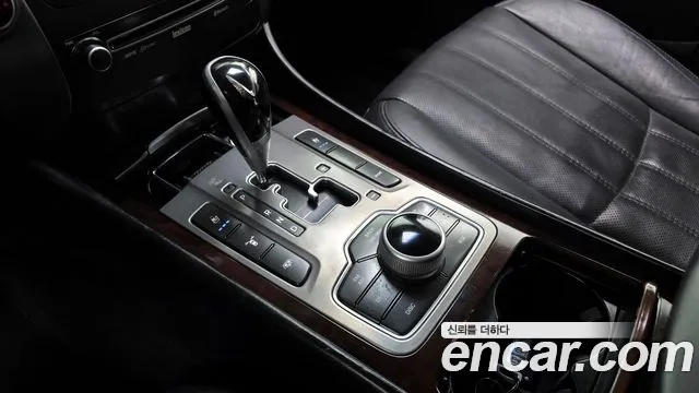 Hyundai Equus 2012 — фото 9