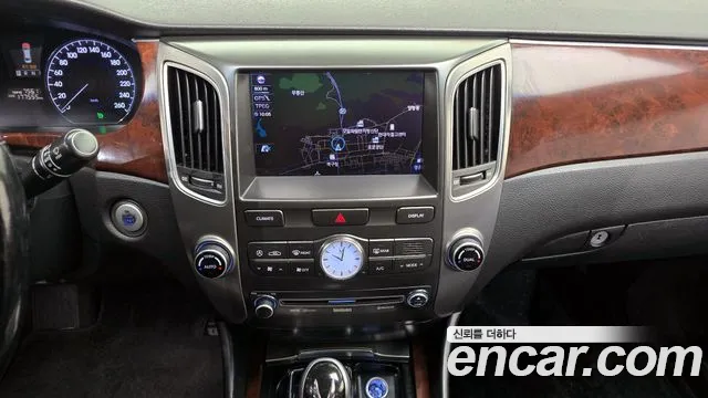 Hyundai Equus 2012 — фото 15