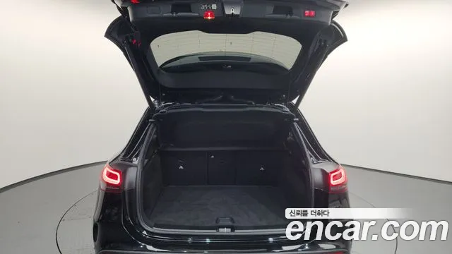 Mercedes-Benz GLA-Class 2023 — фото 20