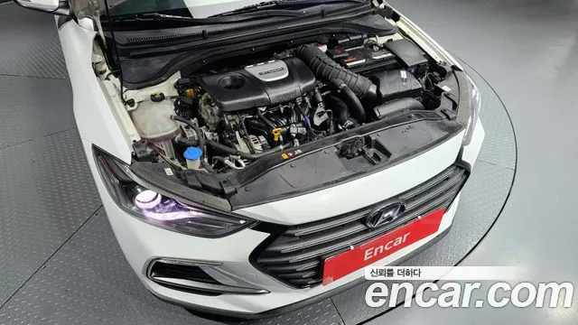 Hyundai AVANTE 2017 — фото 6