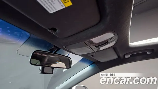 Hyundai AVANTE 2017 — фото 18