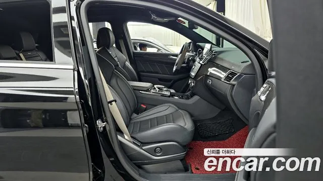 Mercedes-Benz GLE-Class 2019 — фото 11