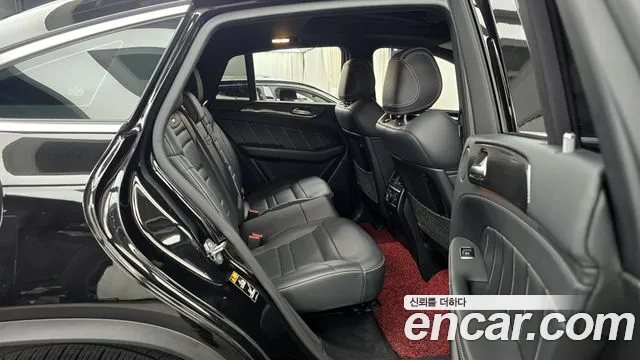 Mercedes-Benz GLE-Class 2019 — фото 12