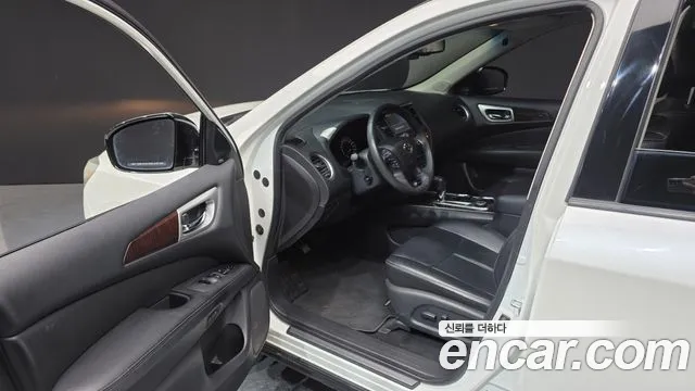 Nissan Pathfinder 2016 — фото 10