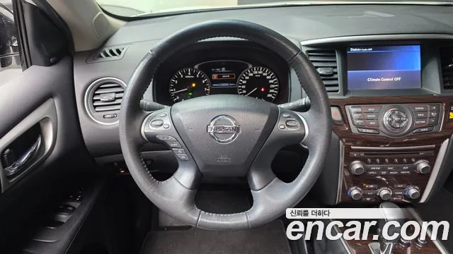 Nissan Pathfinder 2016 — фото 13